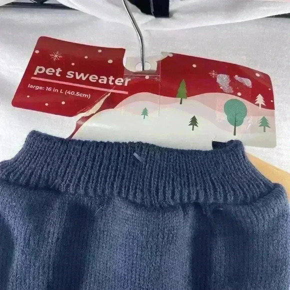 Large 16” L Christmas Reindeer Stars Dog Sweater - Picture 6 of 9